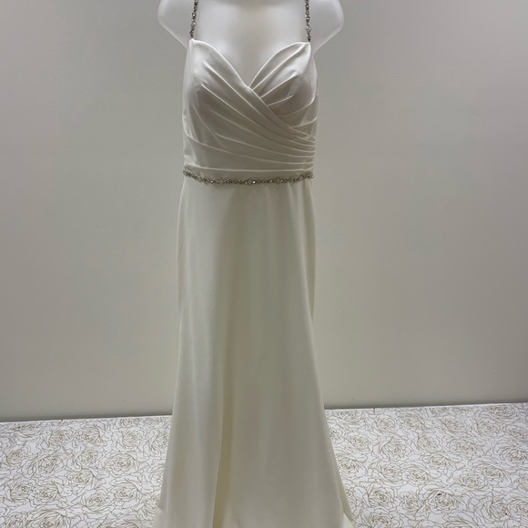 Jacquelin Exclusive Wedding Dress - Picture 1 of 6